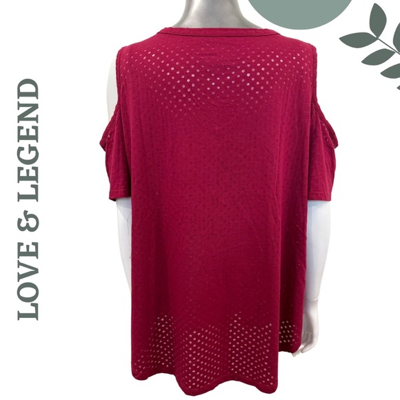 🛍️3/$40 Love & Legend Keyhole Cold Shoulder Tee in Berry | Cut Out Shoulder  2X - Picture 4 of 5